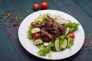 Салат с печенью и огурцами - пошаговый рецепт Салат с печенью и огурцами - пошаговый рецепт