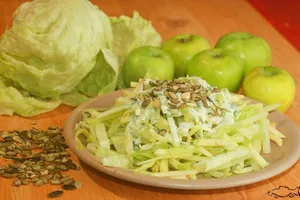 Салат с яблоком и сельдереем - пошаговый рецепт Салат с яблоком и сельдереем - пошаговый рецепт