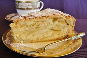 Яблучний пиріг на сковороді - покроковий рецепт Яблучний пиріг на сковороді - покроковий рецепт