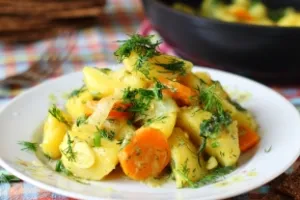 Тушеная картошка - пошаговый рецепт Тушеная картошка - пошаговый рецепт