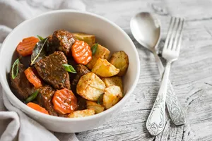 Тушеная картошка с говядиной - пошаговый рецепт Тушеная картошка с говядиной - пошаговый рецепт