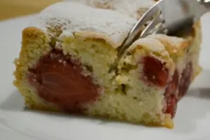 Пирог с клубникой - пошаговый рецепт Пирог с клубникой - пошаговый рецепт