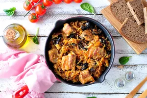 Тушеная капуста с ребрышками - пошаговый рецепт Тушеная капуста с ребрышками - пошаговый рецепт