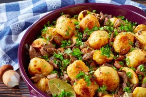 Картошка с грибами в духовке - пошаговый рецепт Картошка с грибами в духовке - пошаговый рецепт