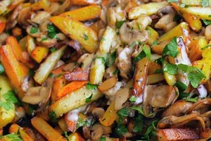Картошка с жареными грибами - пошаговый рецепт Картошка с жареными грибами - пошаговый рецепт