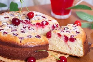 Заливной пирог с вишней - пошаговый рецепт Заливной пирог с вишней - пошаговый рецепт