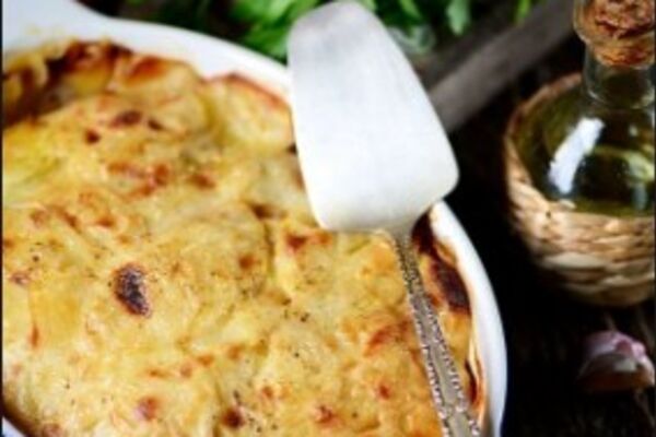 Картопля в духовці з сиром і курячим філе