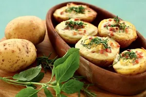 Картошка в духовке с сыром и чесноком - пошаговый рецепт Картошка в духовке с сыром и чесноком - пошаговый рецепт