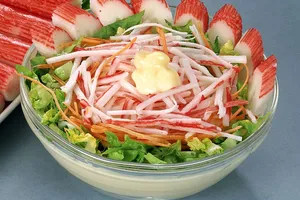 Салат с крабовыми палочками и пекинской капустой - пошаговый рецепт Салат с крабовыми палочками и пекинской капустой - пошаговый рецепт