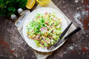 Салат с пекинской капустой и колбасой - пошаговый рецепт Салат с пекинской капустой и колбасой - пошаговый рецепт