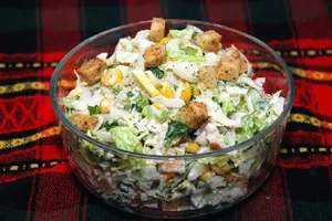 Салат с сухариками и пекинской капустой - пошаговый рецепт Салат с сухариками и пекинской капустой - пошаговый рецепт