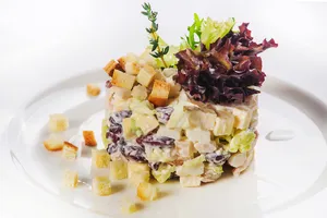 Салат с сухариками и грибами - пошаговый рецепт Салат с сухариками и грибами - пошаговый рецепт
