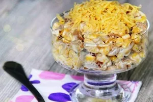 Салат с плавленым сыром и кукурузой - пошаговый рецепт Салат с плавленым сыром и кукурузой - пошаговый рецепт