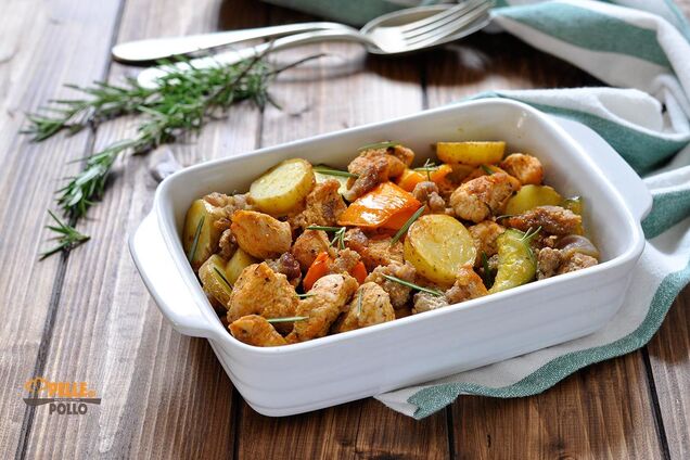  Картошка с овощами и мясом в духовке