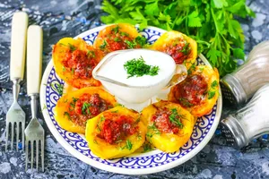 Фаршированная картошка фаршем в кастрюле - пошаговый рецепт Фаршированная картошка фаршем в кастрюле - пошаговый рецепт