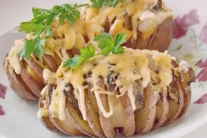 Картошка с салом в духовке в фольге - пошаговый рецепт Картошка с салом в духовке в фольге - пошаговый рецепт