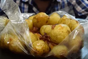 Картошка в рукаве с салом - пошаговый рецепт Картошка в рукаве с салом - пошаговый рецепт