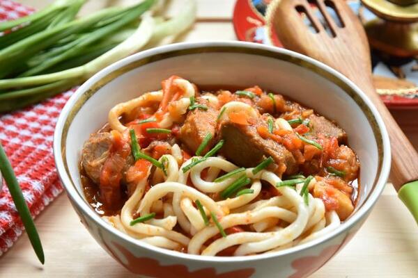 Лагман зі свинини