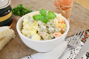 Салат с горошком - пошаговый рецепт Салат с горошком - пошаговый рецепт