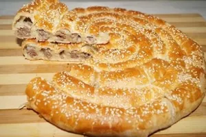 Мясной пирог из слоеного теста - пошаговый рецепт Мясной пирог из слоеного теста - пошаговый рецепт