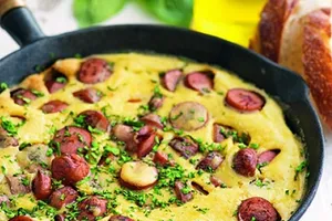 Омлет с сосисками - пошаговый рецепт Омлет с сосисками - пошаговый рецепт