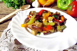 Салат с баклажанами - пошаговый рецепт Салат с баклажанами - пошаговый рецепт
