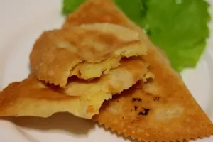 Чебуреки с картошкой - пошаговый рецепт Чебуреки с картошкой - пошаговый рецепт