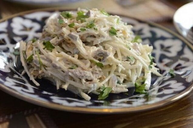 Салат із редькою і яйцем