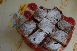 Заливной пирог со сливами - пошаговый рецепт Заливной пирог со сливами - пошаговый рецепт