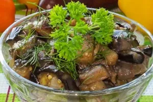 Салат с баклажанами и грибами - пошаговый рецепт Салат с баклажанами и грибами - пошаговый рецепт