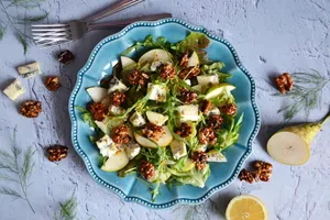 Салат с грушей и сыром - пошаговый рецепт Салат с грушей и сыром - пошаговый рецепт