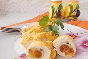 Крученики с курагой - пошаговый рецепт Крученики с курагой - пошаговый рецепт