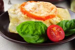 Мясо по-французски с помидорами и сыром - пошаговый рецепт Мясо по-французски с помидорами и сыром - пошаговый рецепт