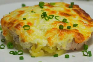 Мясо по-французски с луком и сыром - пошаговый рецепт Мясо по-французски с луком и сыром - пошаговый рецепт