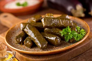 Долма из виноградных листьев - пошаговый рецепт Долма из виноградных листьев - пошаговый рецепт
