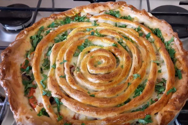 Пиріг із м'ясом та грибами