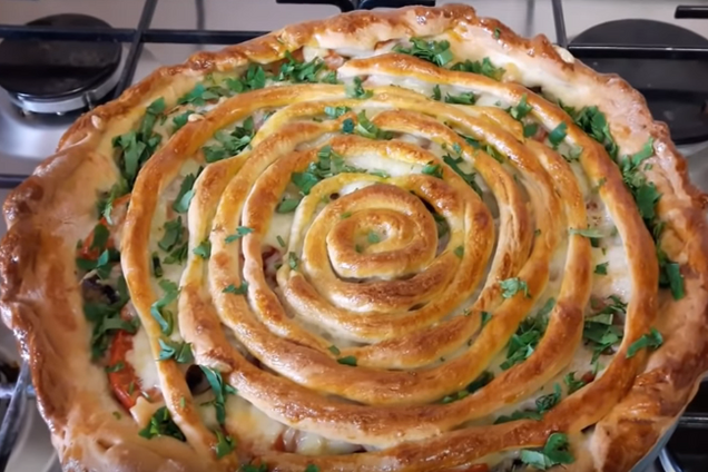 Пирог с мясом и грибами