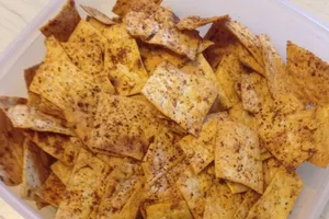 Чипсы из лаваша с сыром - пошаговый рецепт Чипсы из лаваша с сыром - пошаговый рецепт