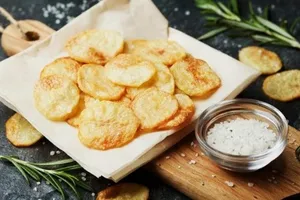 Картофельные чипсы в микроволновке - пошаговый рецепт Картофельные чипсы в микроволновке - пошаговый рецепт