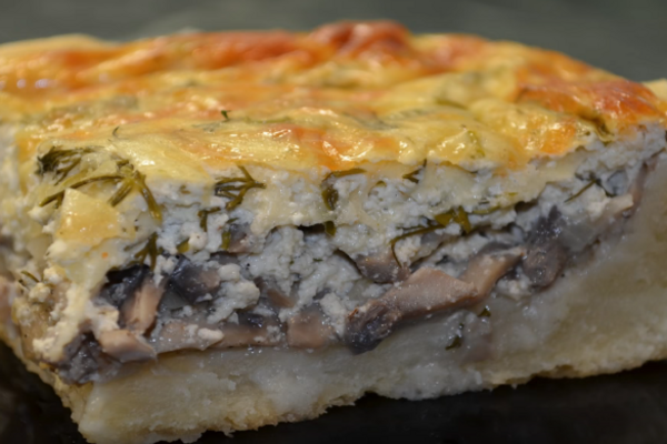 Пирог с грибами и сыром