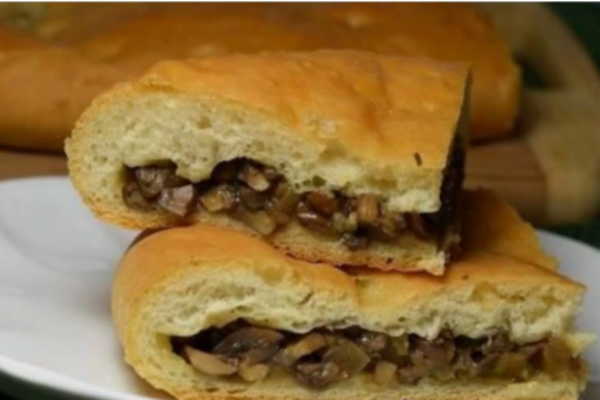 Пиріг із грибами з дріжджового тіста