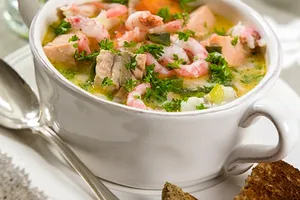 Окрошка с креветками - пошаговый рецепт Окрошка с креветками - пошаговый рецепт