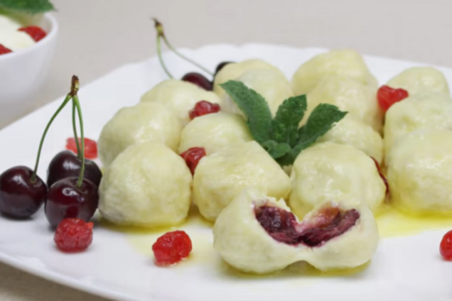 Ледачі вареники з вишнею
