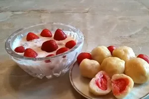 Ленивые вареники с клубникой - пошаговый рецепт Ленивые вареники с клубникой - пошаговый рецепт