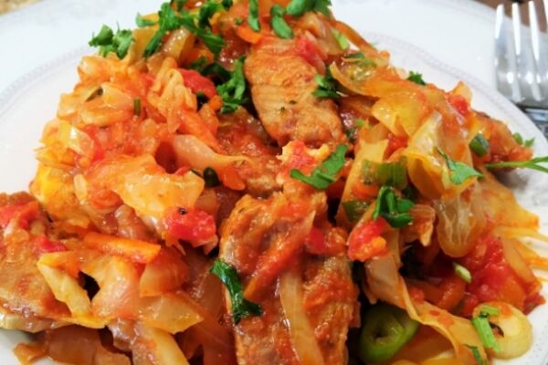 Тушковане м'ясо з капустою