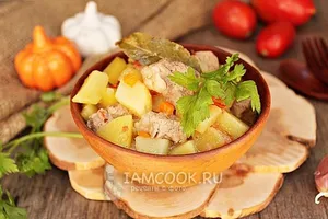 Тушеная свинина с картошкой - пошаговый рецепт Тушеная свинина с картошкой - пошаговый рецепт