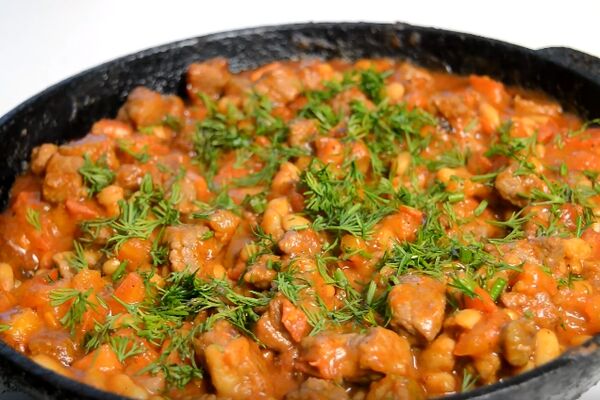 Тушковане м'ясо з квасолею