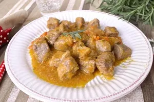 Тушкована свинина - покроковий рецепт Тушкована свинина - покроковий рецепт