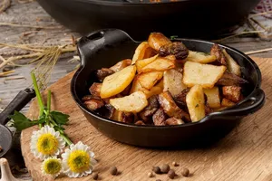 Жареное мясо с картошкой - пошаговый рецепт Жареное мясо с картошкой - пошаговый рецепт