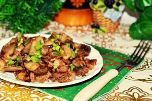 Жареное мясо с грибами - пошаговый рецепт Жареное мясо с грибами - пошаговый рецепт